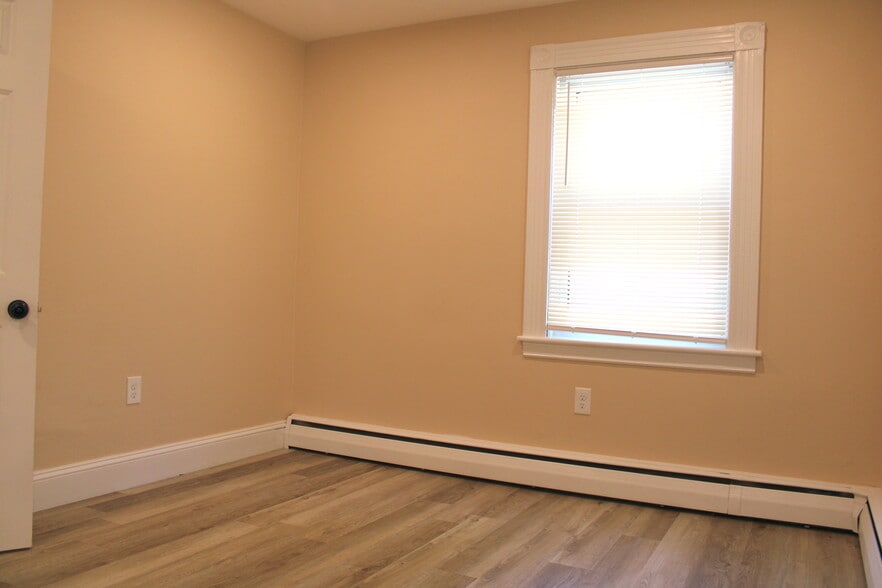 Building Photo - 11 Central Ave