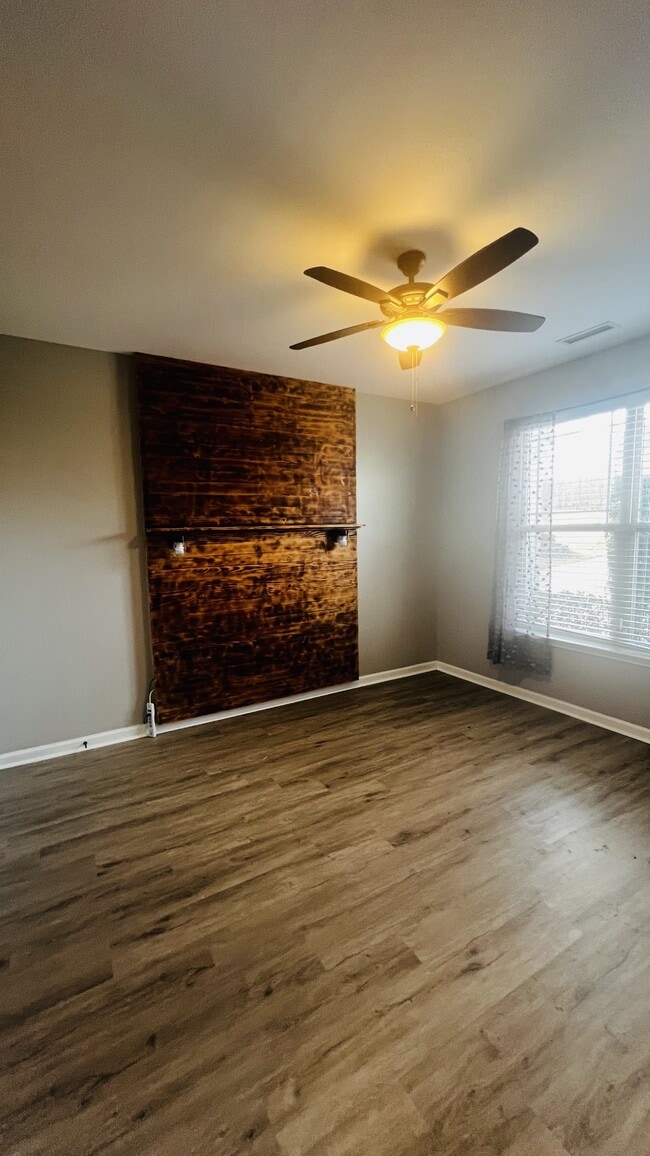 Building Photo - 116 Clearview Ct