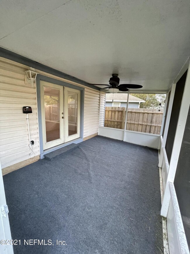 Building Photo - 1827 Wildwood Creek Ln