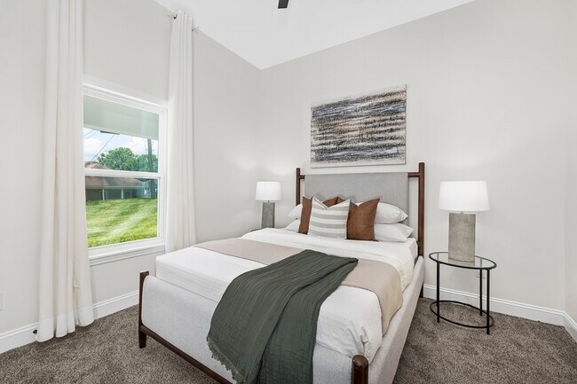 Building Photo - 316 W 14th St