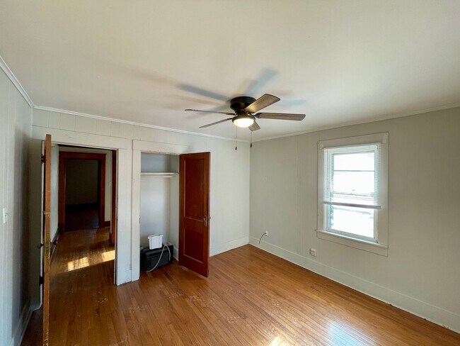 Building Photo - 1501 S Spring St