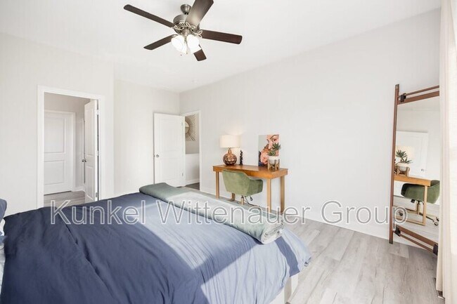 Building Photo - 2624 Beacon Point Ct