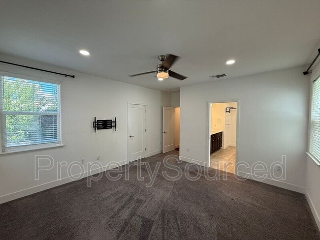Building Photo - 288 Hopkins Ct