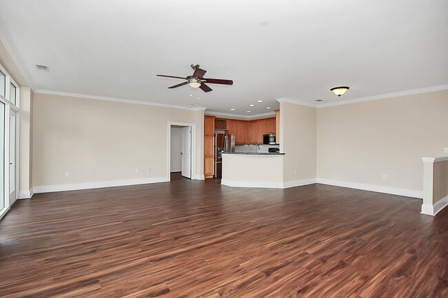 Building Photo - 400 N Church St