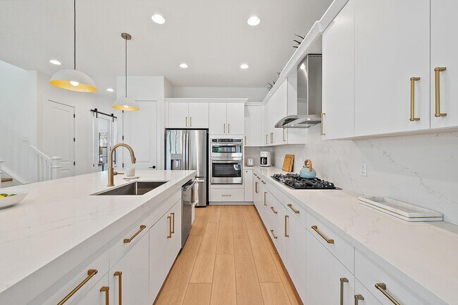 Building Photo - 4068 Faraday Wy