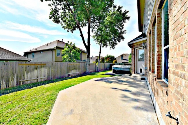 Building Photo - 679 Rusk Rd