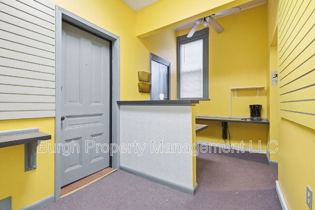 Building Photo - 502 Walnut Ave