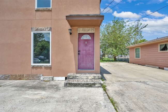 Building Photo - 11375 Allwood St
