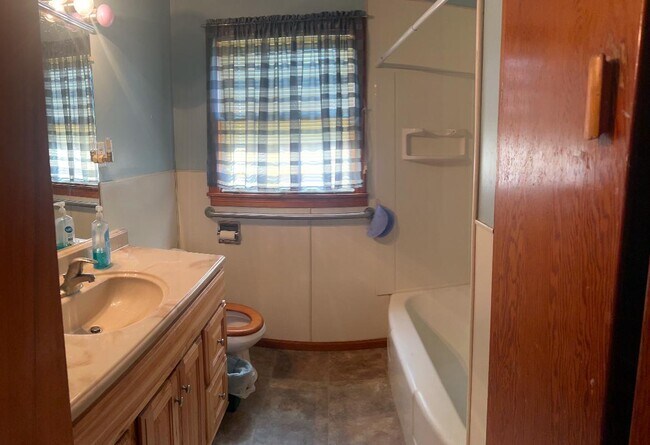 Building Photo - 1706 N 15th St