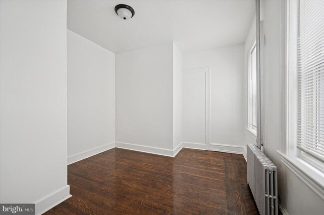 Building Photo - 1658 Conklin St