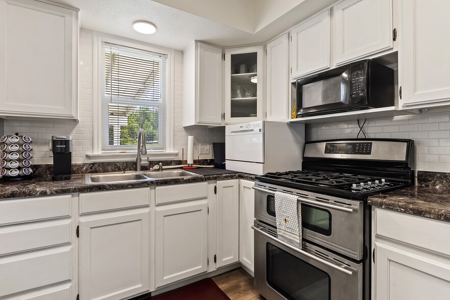 Building Photo - 1305 S 800 W