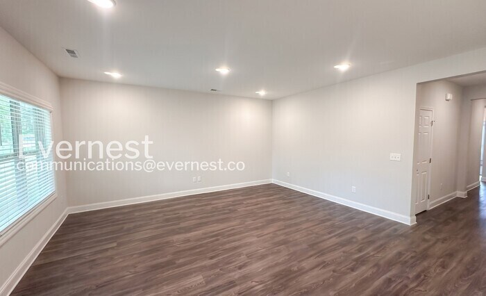 Building Photo - 169 Fall Mdw Dr