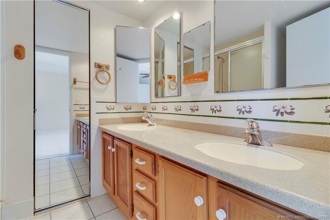 Building Photo - 5662 SE Windsong Ln