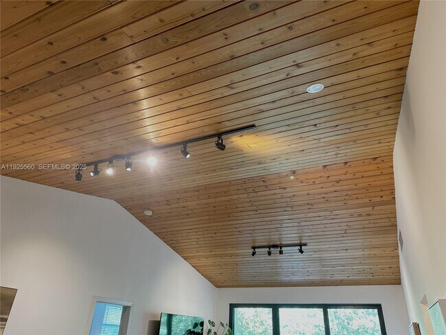 Building Photo - 55 Ocean Ln Dr