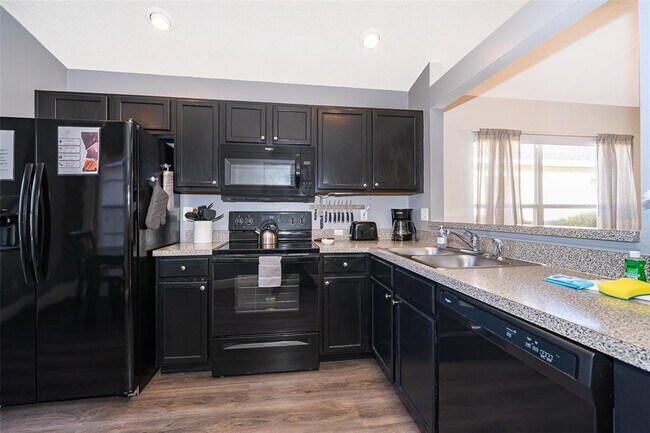Building Photo - 510 Canary Island Cir