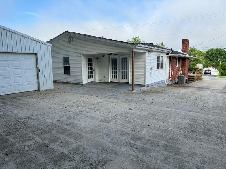 Building Photo - 117 Sunset Dr