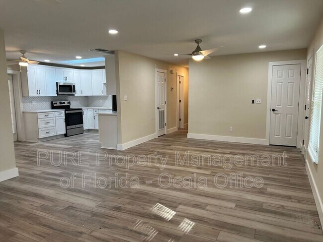 Building Photo - 7509 SW 78th Pl