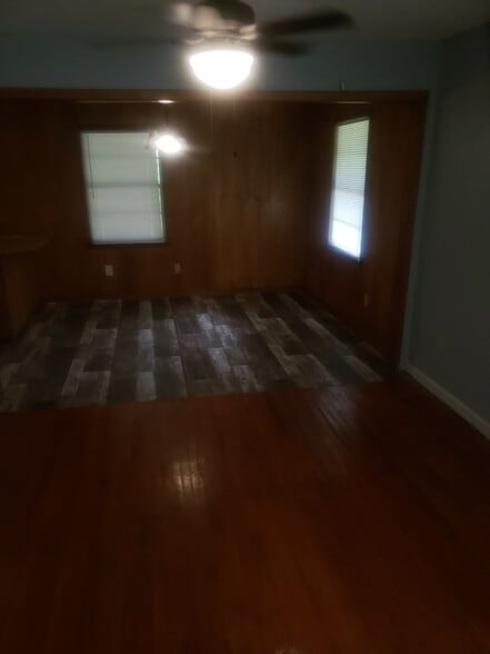 Building Photo - 3132 Charleston Dr