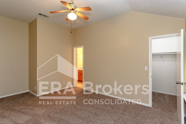 Building Photo - 2304 Sherman Dr