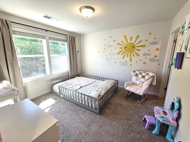 Building Photo - Nearly New  on Cul de sac