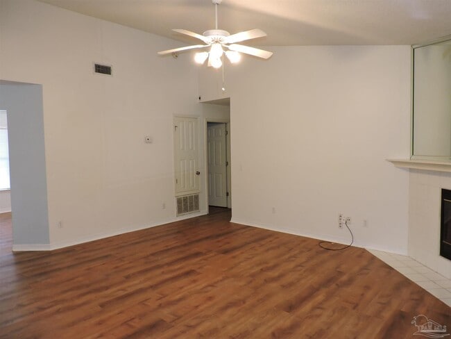 Building Photo - 2552 Southern Oaks Dr