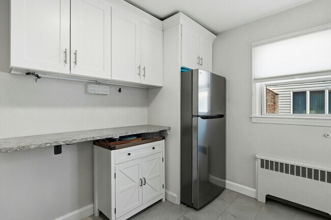 Building Photo - 135 Woolsey Ave
