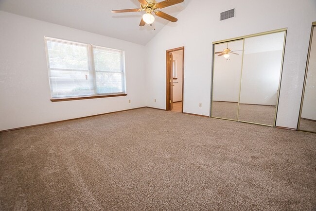 Building Photo - Contemporary home with 3 bedrooms, 2 bath, 2 car garage, A/C, Fenced Yard