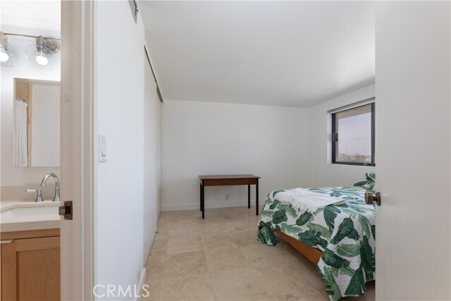Building Photo - 1750 E Ocean Blvd