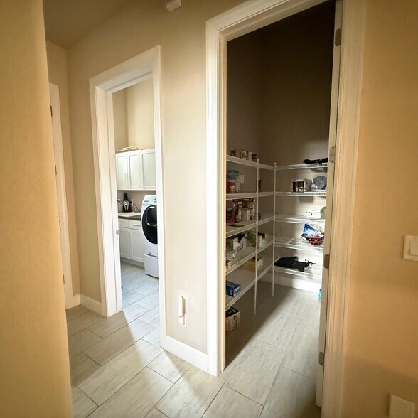 Building Photo - 1 Lionspaw VII Nobles