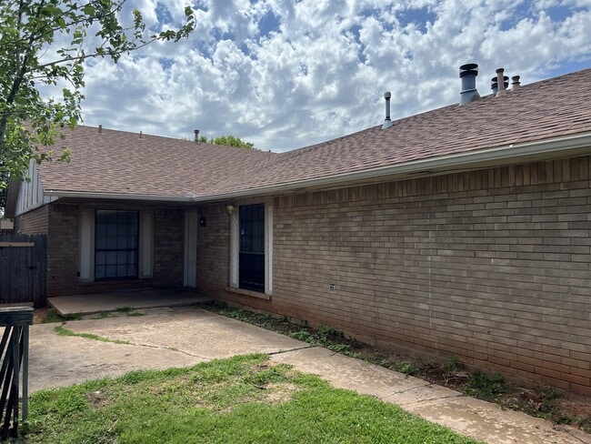 Building Photo - 12602 Abbotts Way