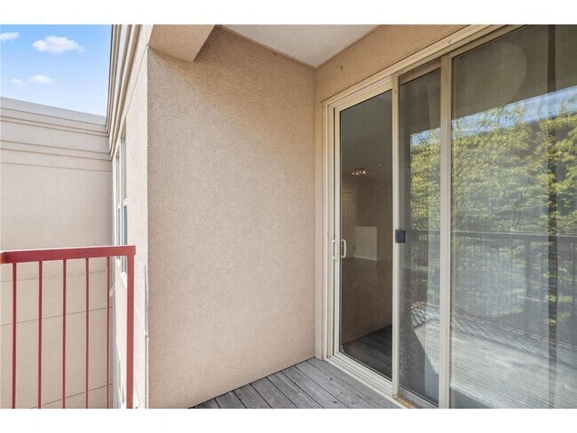 Building Photo - 675 N 1st St