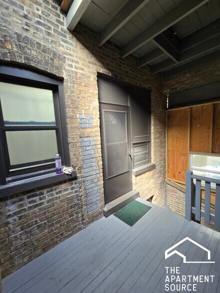 Building Photo - 716 Reba Pl