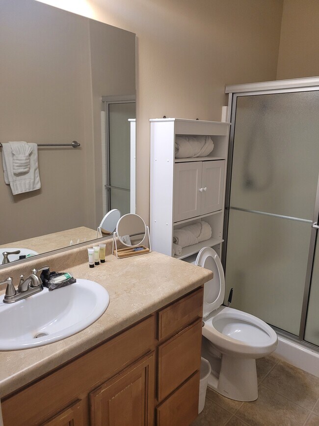 Building Photo - 701 Ocotillo Ln