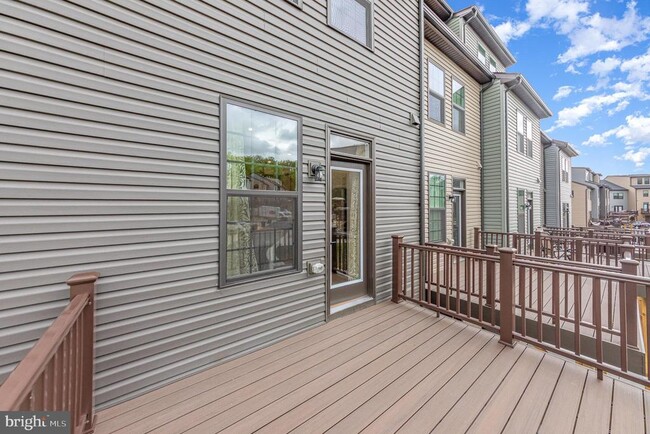 Building Photo - 1210 Rampart Dr