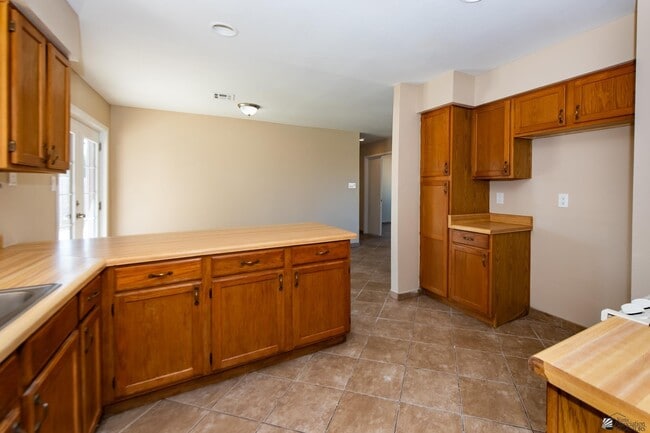 Building Photo - 4597 W 18th Pl