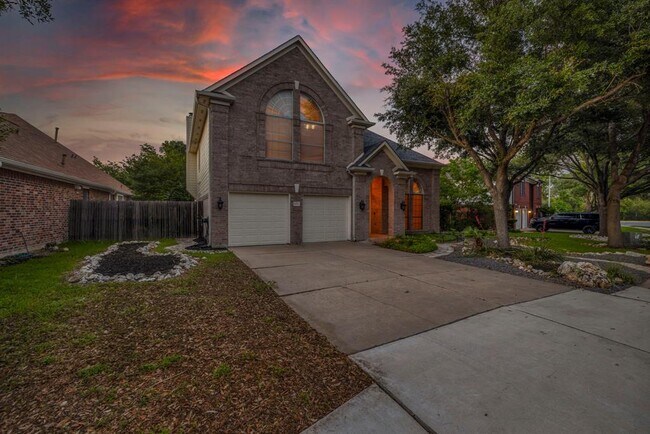 Building Photo - 6806 Thistle Hill Way