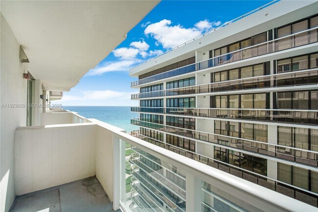Building Photo - 9499 Collins Ave