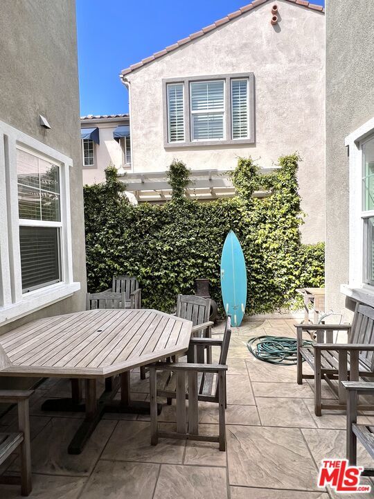 Building Photo - 1353 Caspian Way