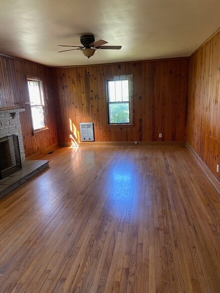 Building Photo - 3774 Cherokee Rd