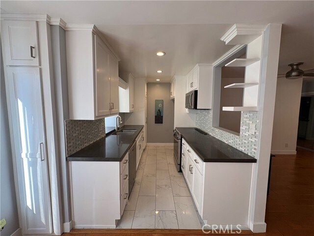 Building Photo - 5625 N Sumner Way