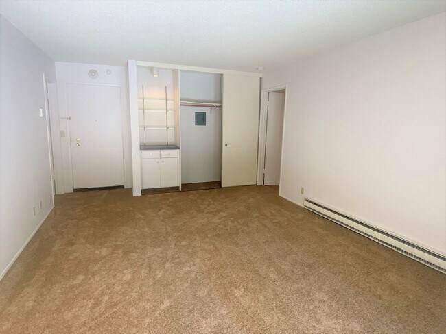 Building Photo - $500 MOVE IN SPECIAL!! One Bedroom Condo A...