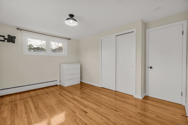 Building Photo - 149 Lakeside Blvd E