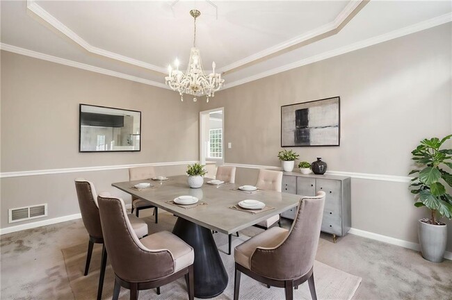 Building Photo - 310 Stoneleigh Dr SW