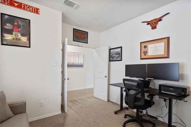 Building Photo - 1208 Ravenside Cove