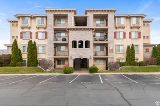 Building Photo - Italian Villages | 3-Bedroom Naples