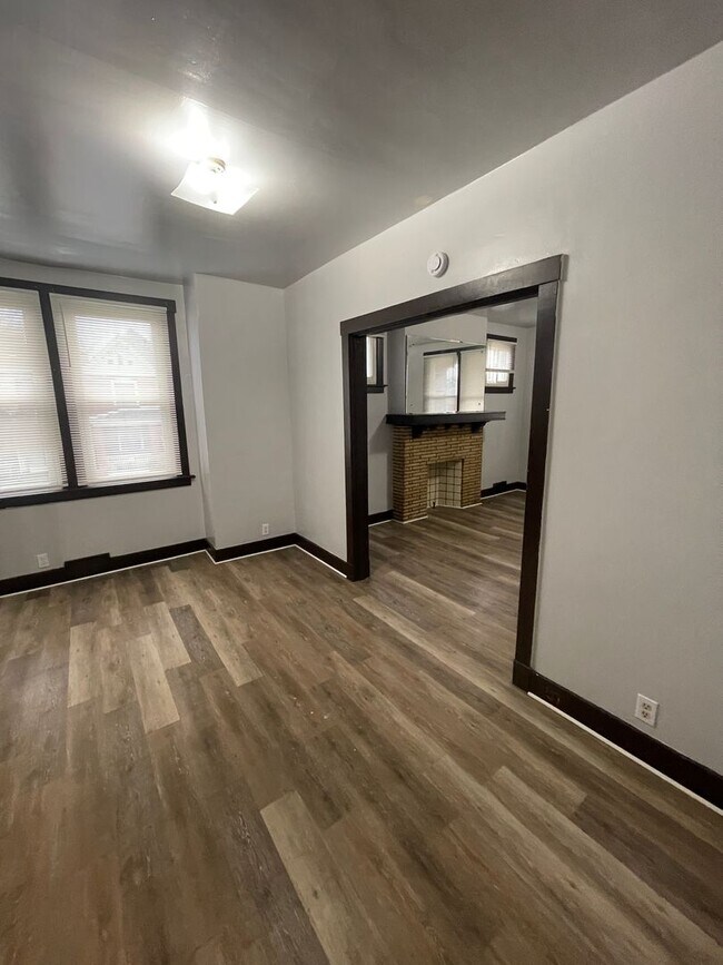 Building Photo - 1600 McClure St