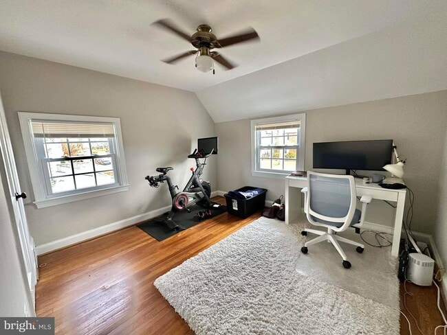 Building Photo - 1228 N Stuart St