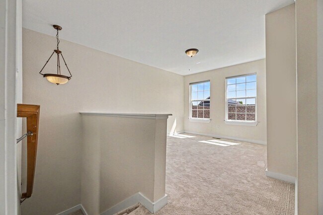 Building Photo - 642 Casper Dr
