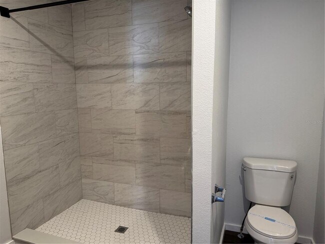 Building Photo - 412 S 6th St