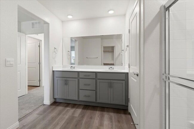 Building Photo - 1307 Travis Crk Pl